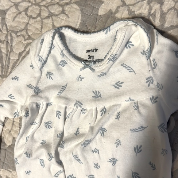 Carters Baby Gown- 3 months - Picture 2 of 3